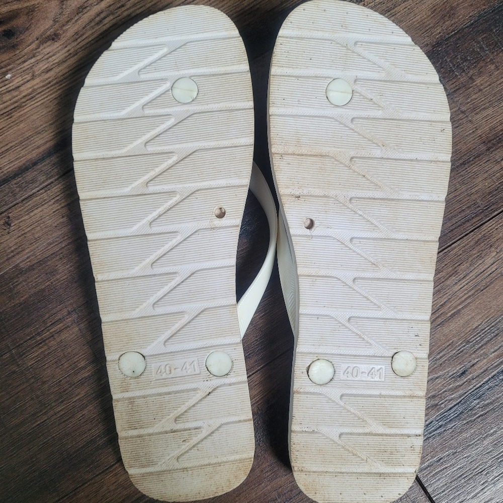 Chicken Flip Flops - Picture 2 of 2